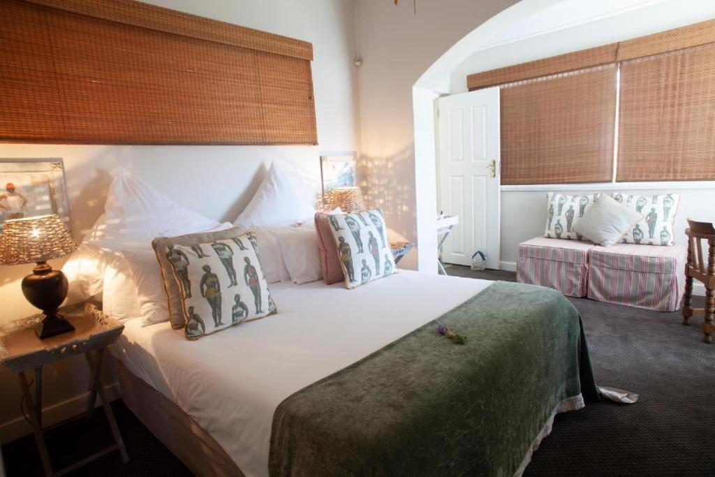 The Grosvenor Guest House & Self Catering ไซมอนส์ทาวน์ ภายนอก รูปภาพ