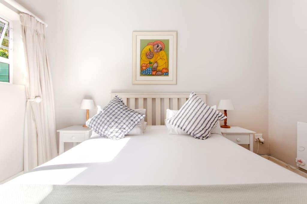 The Grosvenor Guest House & Self Catering ไซมอนส์ทาวน์ ภายนอก รูปภาพ