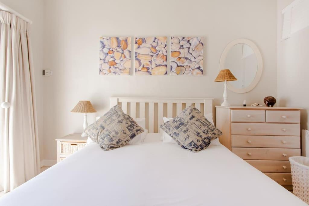 The Grosvenor Guest House & Self Catering ไซมอนส์ทาวน์ ภายนอก รูปภาพ