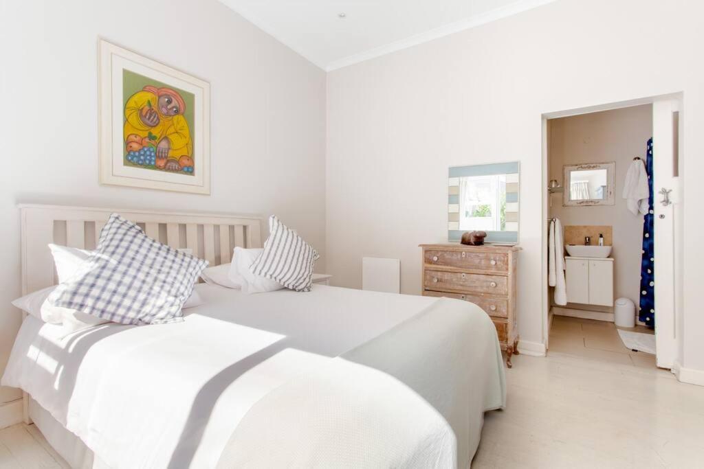 The Grosvenor Guest House & Self Catering ไซมอนส์ทาวน์ ภายนอก รูปภาพ