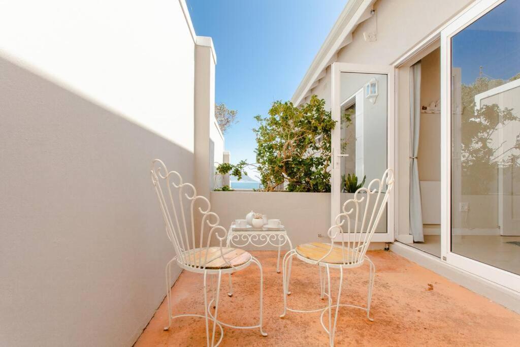 The Grosvenor Guest House & Self Catering ไซมอนส์ทาวน์ ภายนอก รูปภาพ