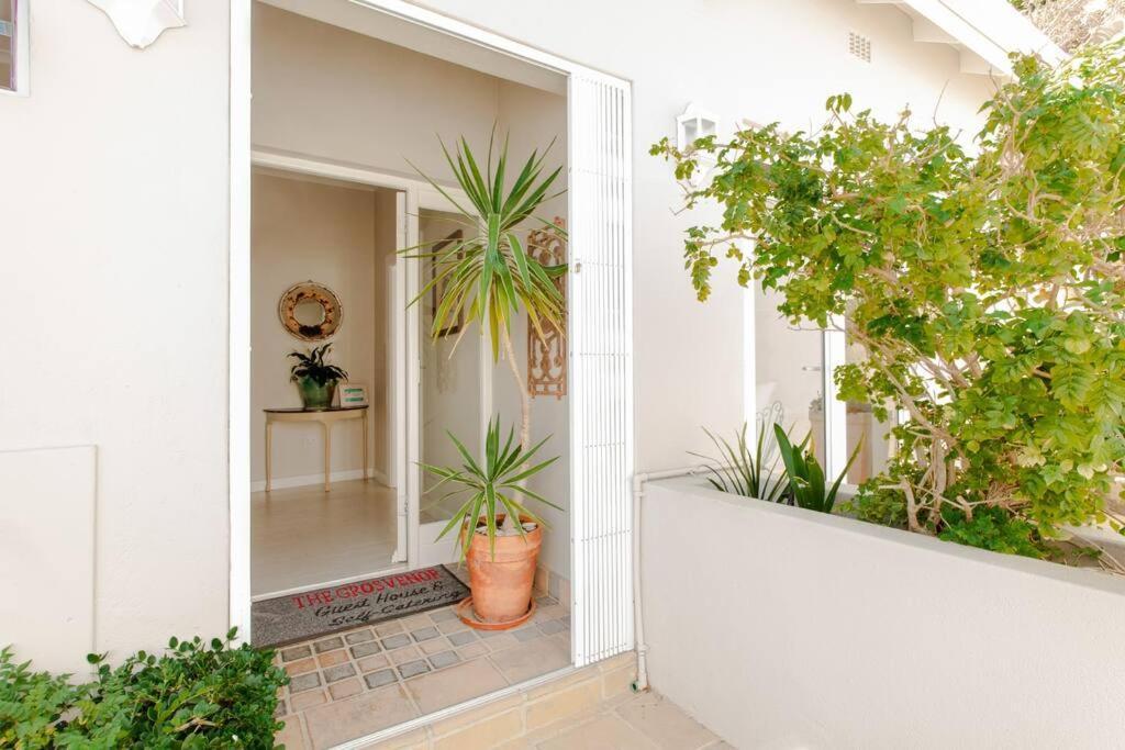 The Grosvenor Guest House & Self Catering ไซมอนส์ทาวน์ ภายนอก รูปภาพ