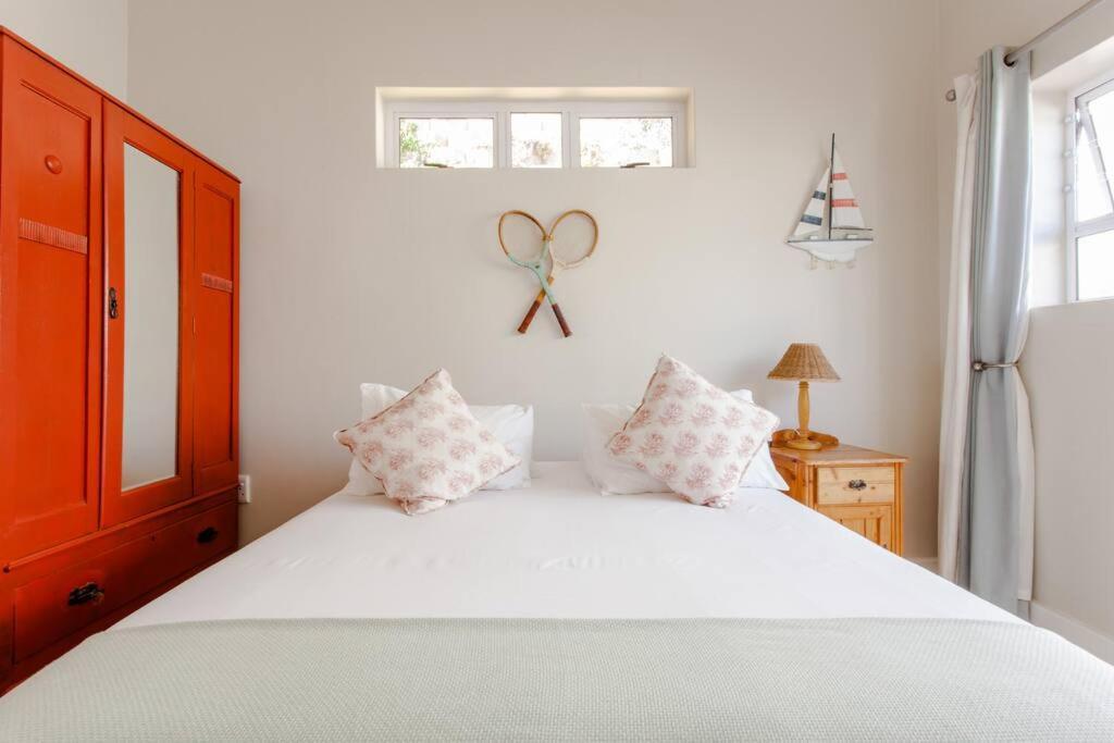 The Grosvenor Guest House & Self Catering ไซมอนส์ทาวน์ ภายนอก รูปภาพ